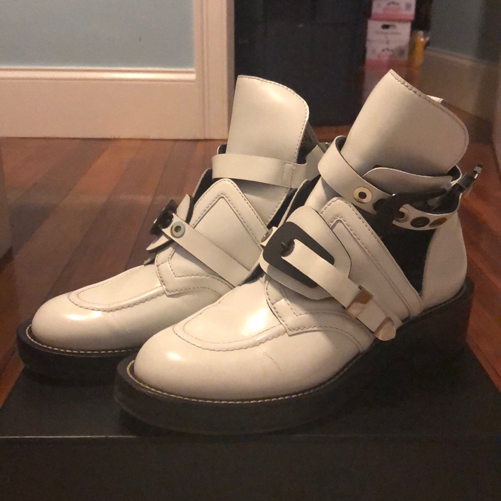 WMsz39 Balenciaga Cutout Ceinture White Boots